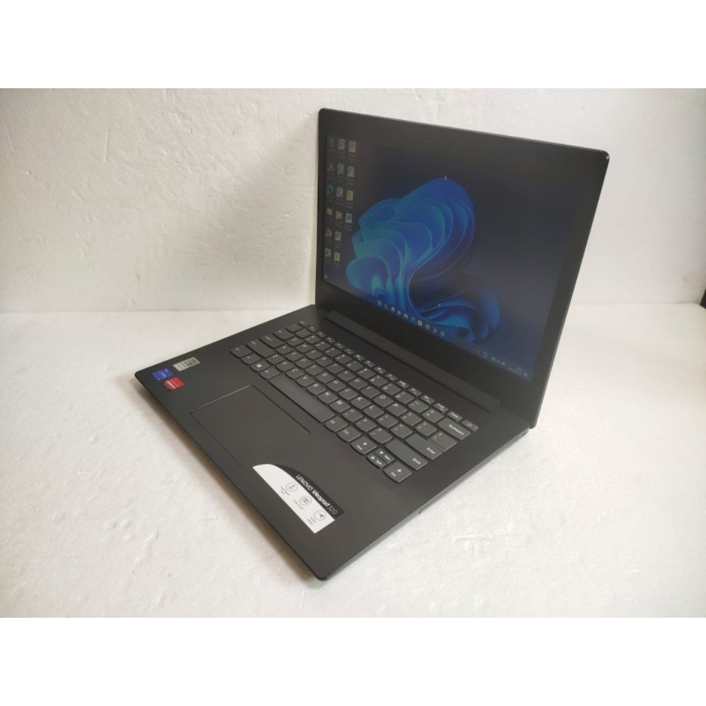 A938 Laptop ideapad 330-14IKB Ram 4gb SSD 512gb core i7 gen8 Double VGA