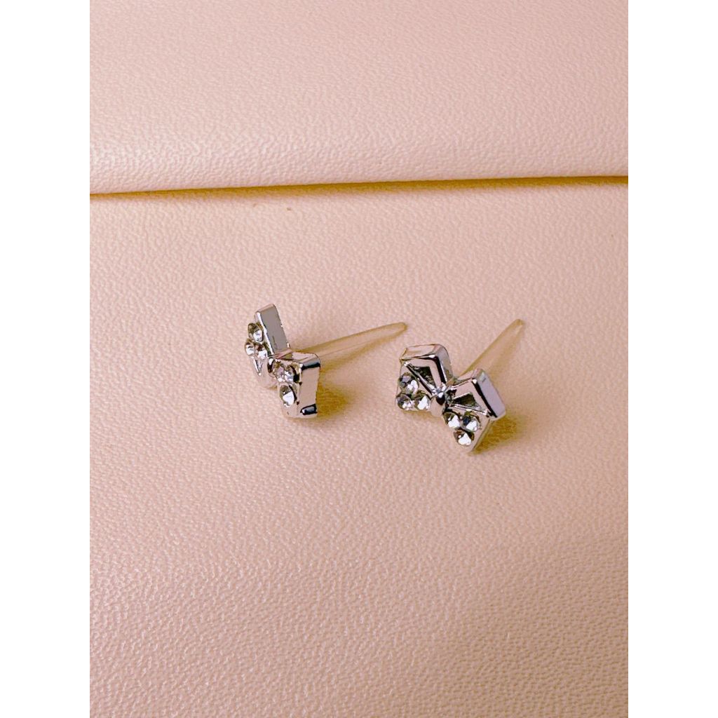 Anting Tindik Wanita Pita Silver Mewah Elegan