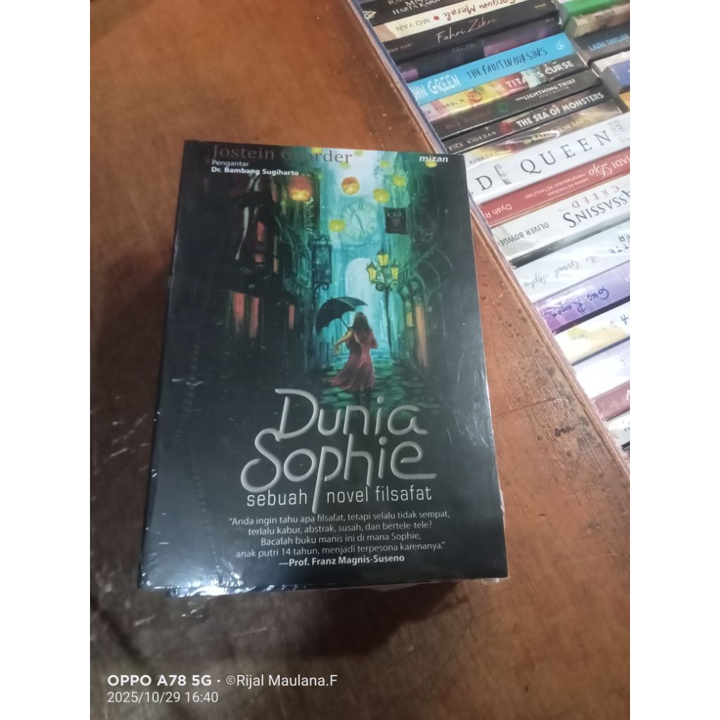 BUKU DUNIA SHOPIE SEBUAH NOVEL FILSAFAT