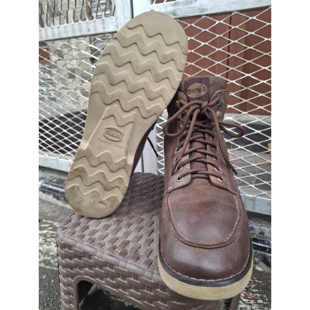 Sepatu Boots Dockers
