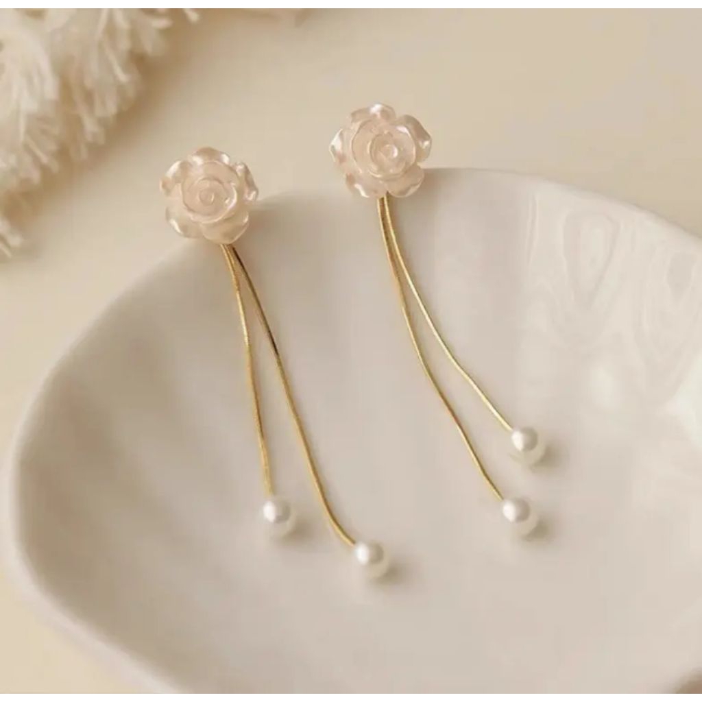 Betterstuff21 - Rose Pearl Earrings / Ear Stud / Simple Earrings / Anting Mutiara / Anting Bunga / F