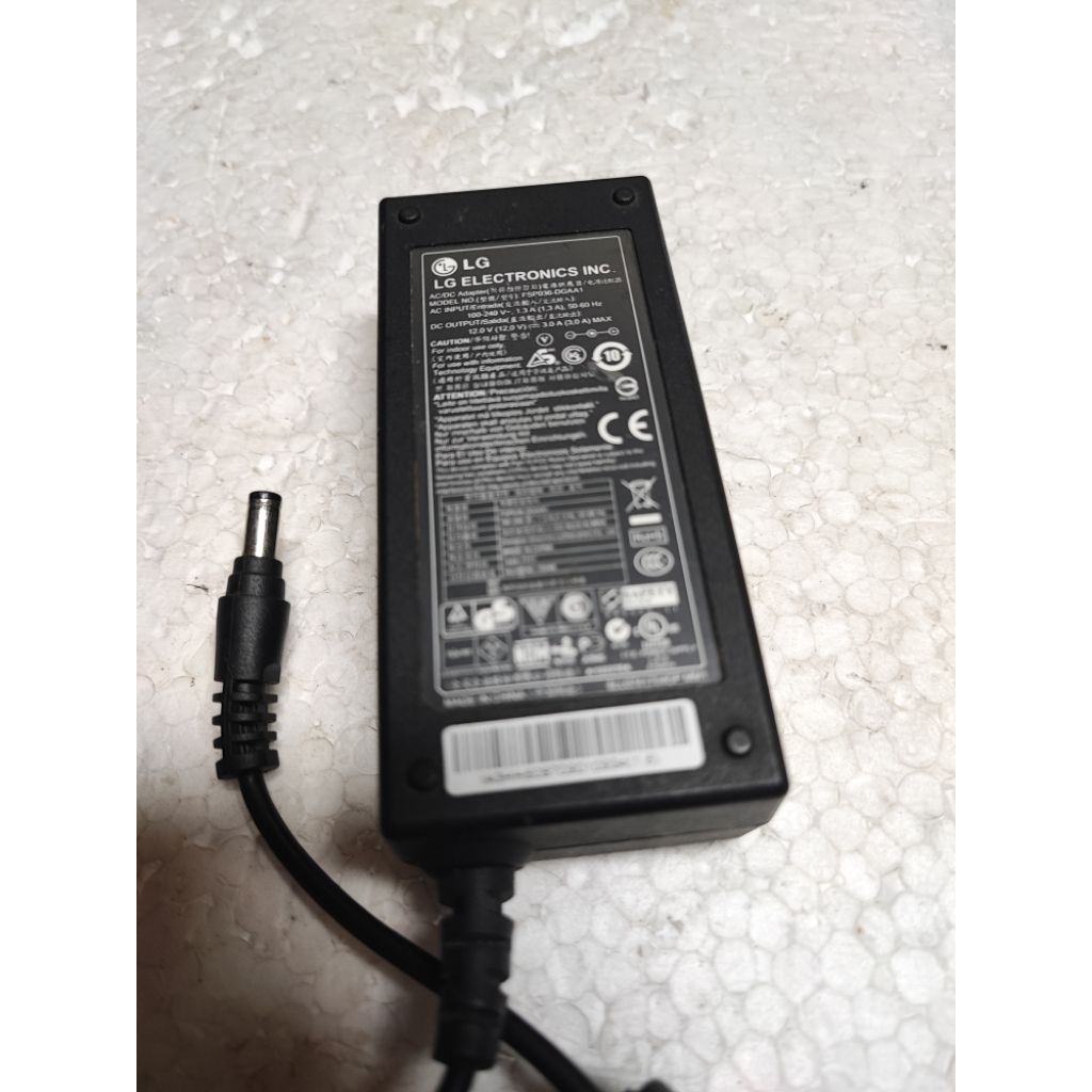 Adaptor LG FSP036-DGAA1  12V 3A Jack 5,5mm Lubang kecil