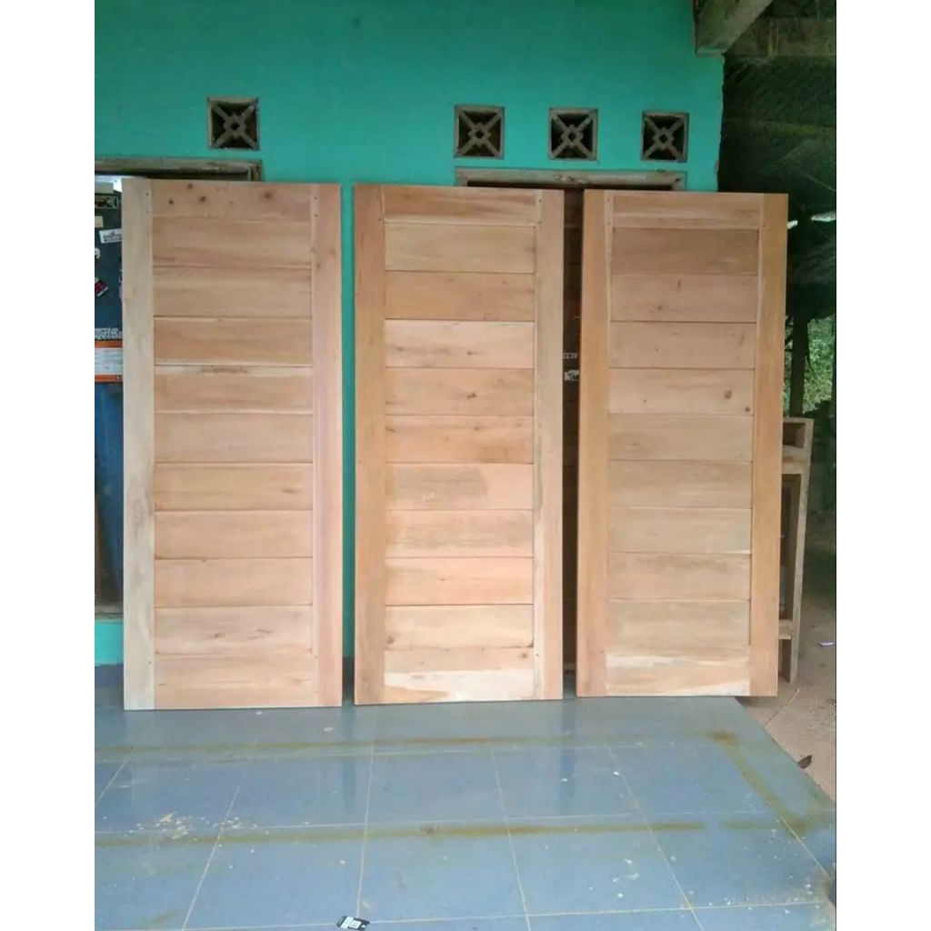 Pintu kayu mahoni minimalis