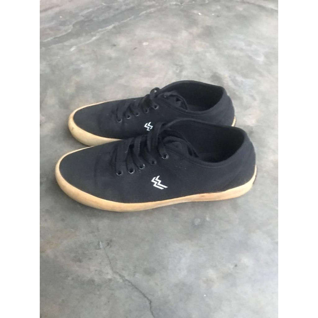 Sepatu Geoffmax Ethan ukuran 40