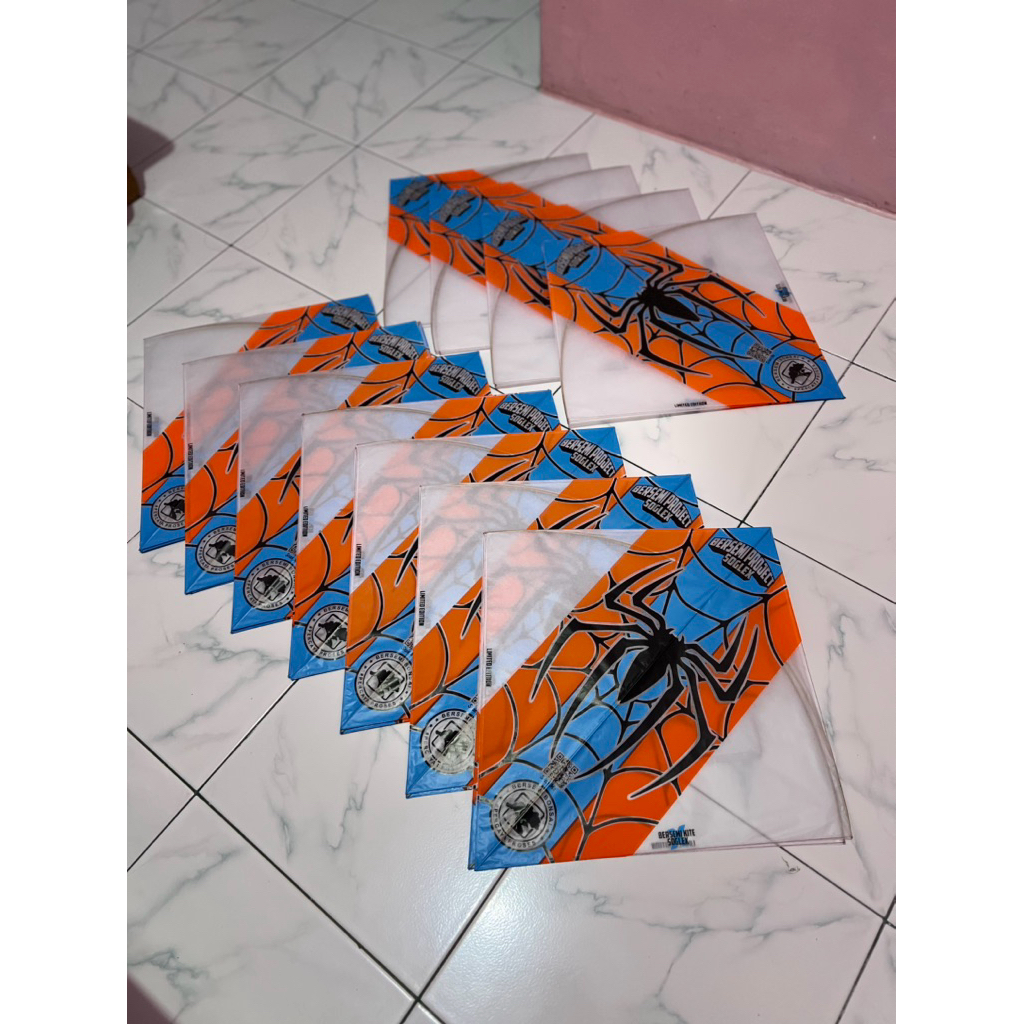 10 layangan black spider for turnament