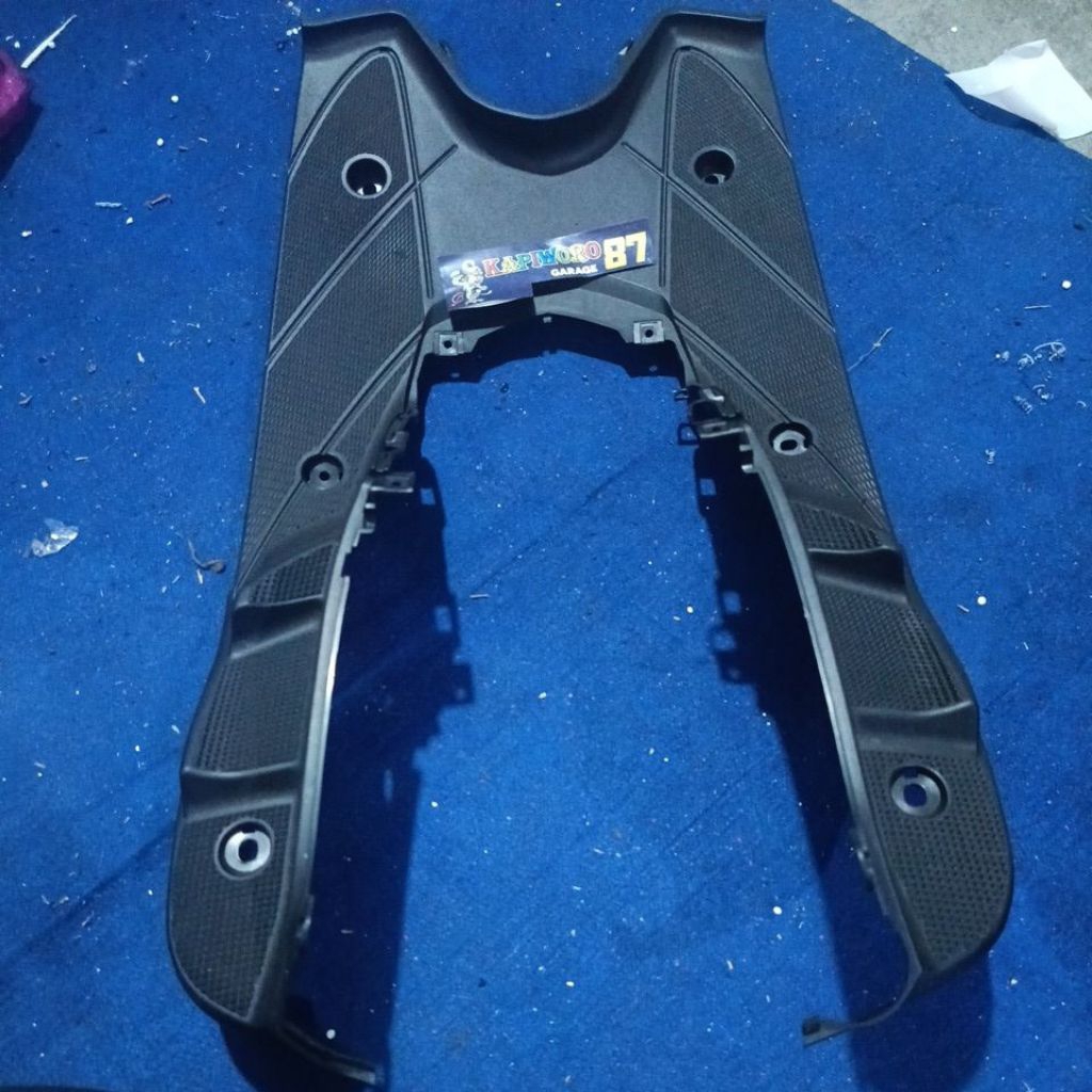 pijakan kaki motor Yamaha Mio sporty