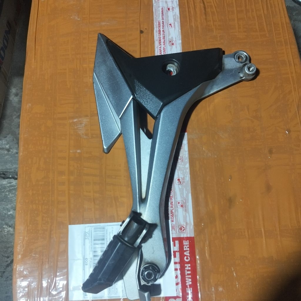 postep fostep Supra 125 fi kanan pinjakan Supra 125 fi pinjakan Kanan Supra 125 fi