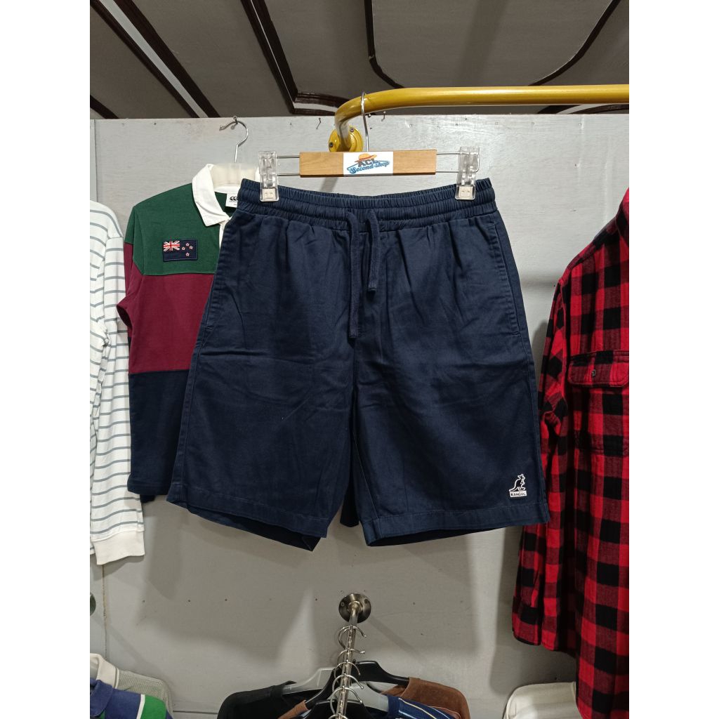 Celana pendek kangol