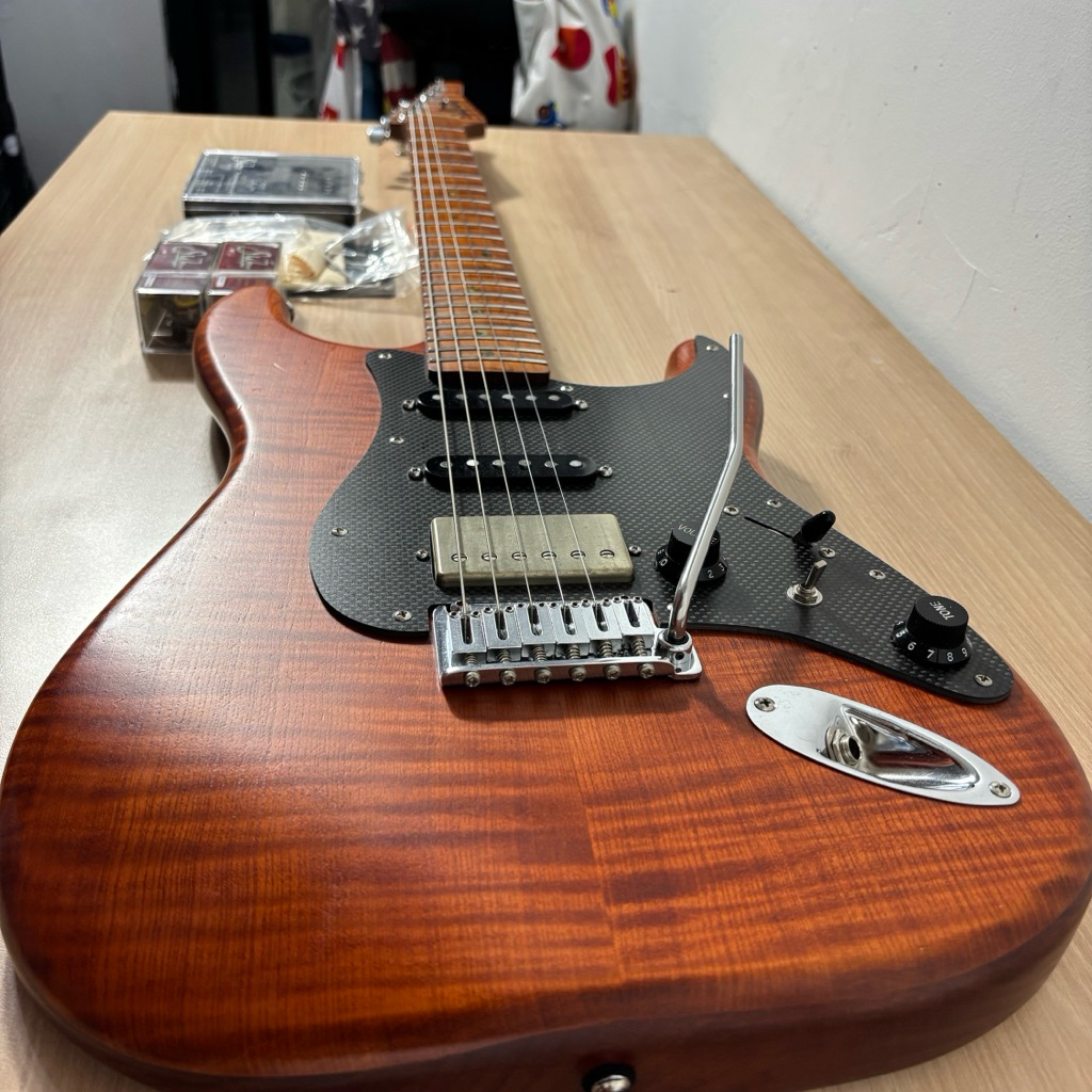 Soloking MS-1 FM Artisan Elite + Upgrade Pickup suhr