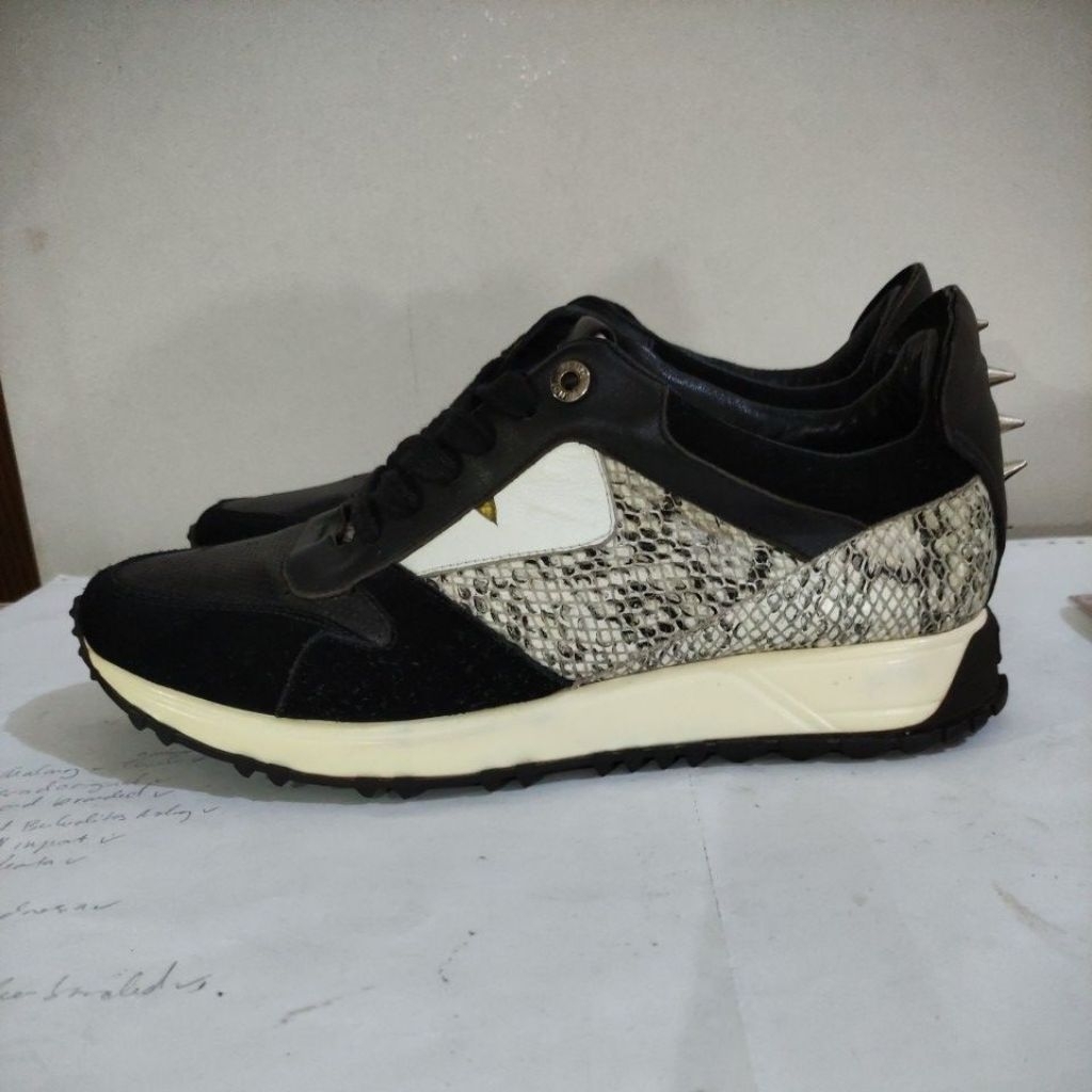 sepatu Fendi monster phiton