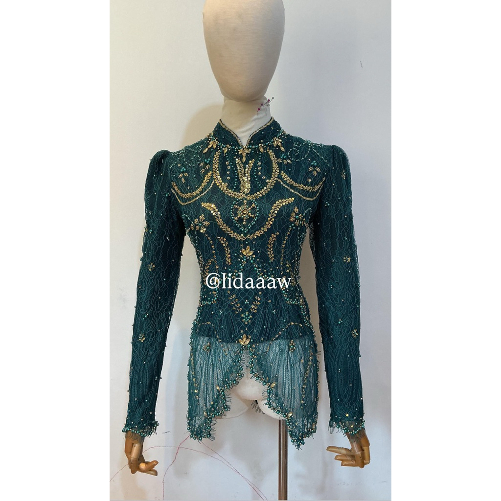 SEWA KEBAYA WISUDA/LAMARAN