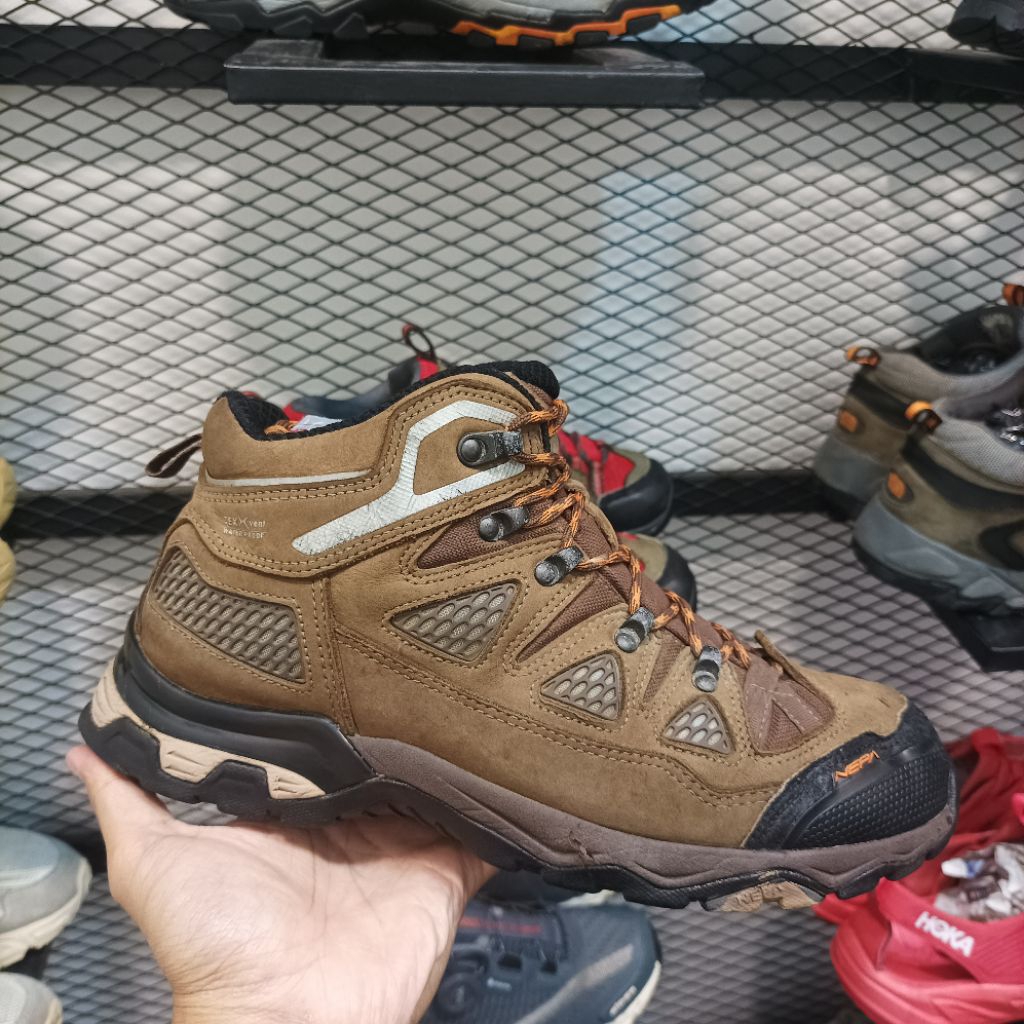 nepa hiking shoes