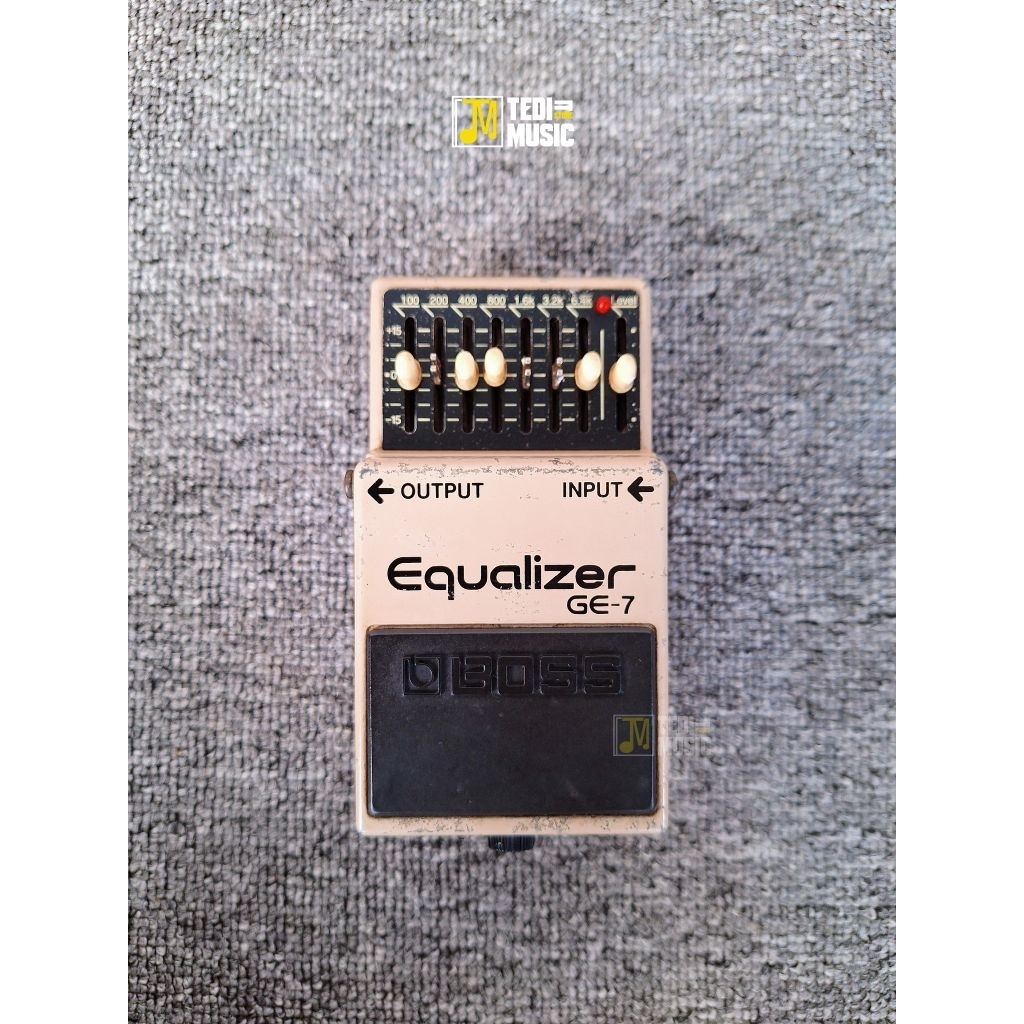 BOSS GE-7 - efek gitar atau bass Boss equalizer ge7
