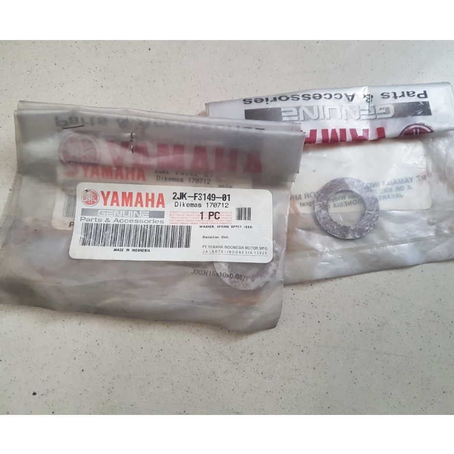 WASHER, SPRING UPPER (SX4) VIXION, SCORPIO, R15 2JK-F3149-01