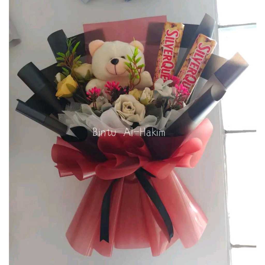 Buket Boneka Plus Coklat Silverqueen dan Bunga Artificial Untuk Valentine Wisuda Anniversary Hadiah 