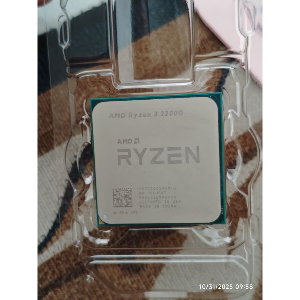 Prosesor AMD Ryzen 3 2200G tray no fan