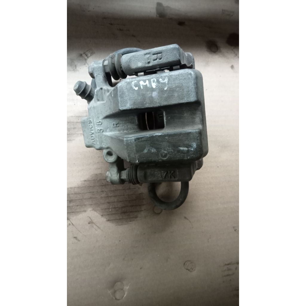 caliper bekang kanan camry