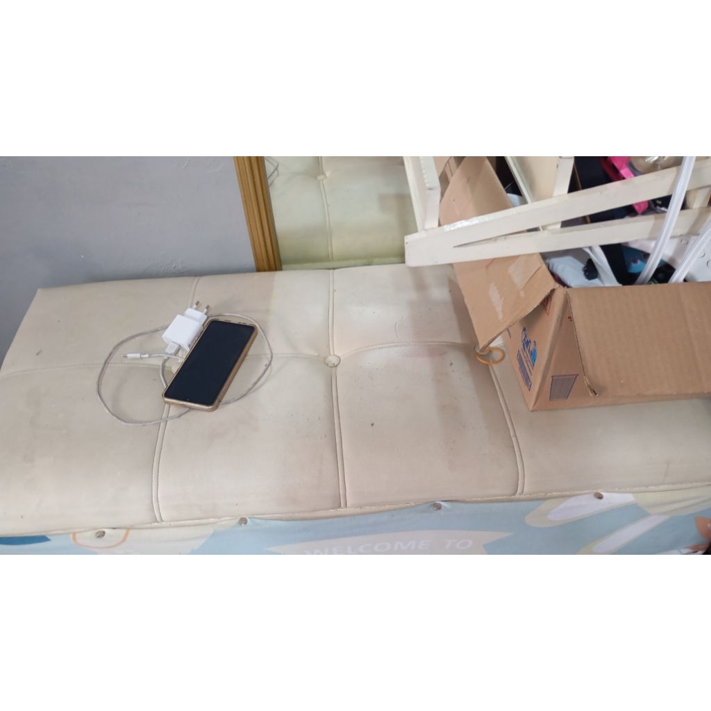 meja atau bangku puff bekas preloved serbaguna