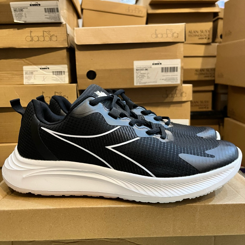 DIADORA MANSIDE BLACK ORIGINAL BNIB