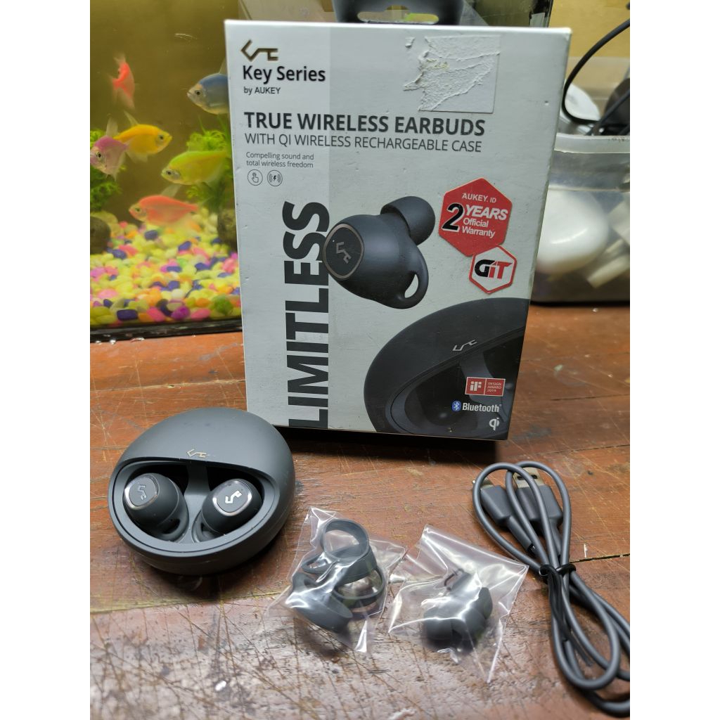 Aukey True Wireless Limitess Headset Earphone Tws Bluetooth EP-T10