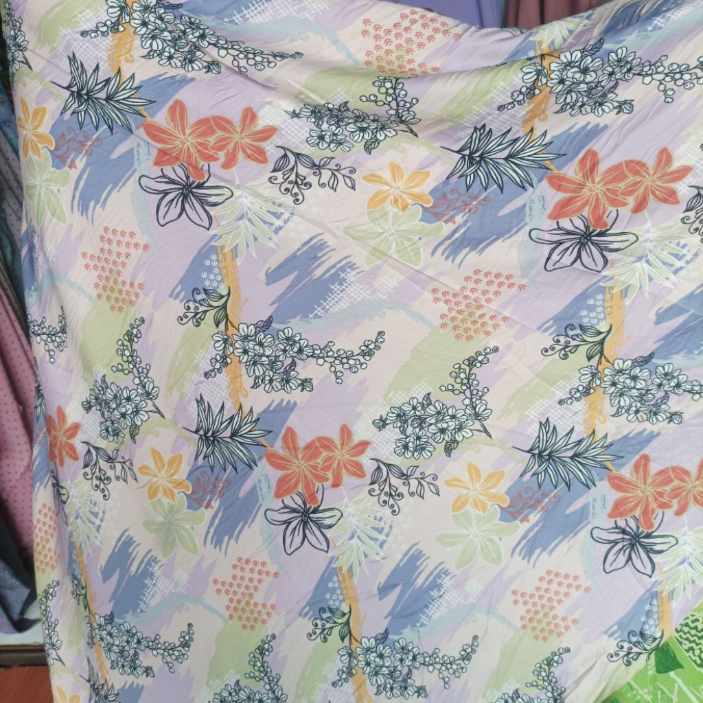 Bahan Maxmara Lux Motif Floral Lukisan Abstrak Warna Soft / Baby Pink(Harga Kain Per½ Meter)APT