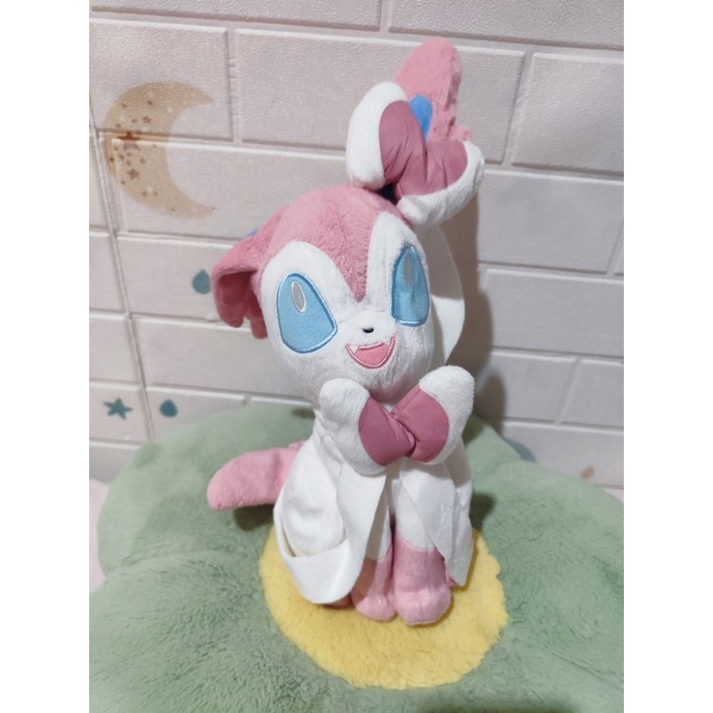 Boneka Pokemon Sylveon Ori Banpresto