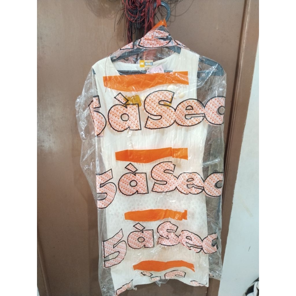 Gaun Pendek Krem Elegan – Dress Pesta