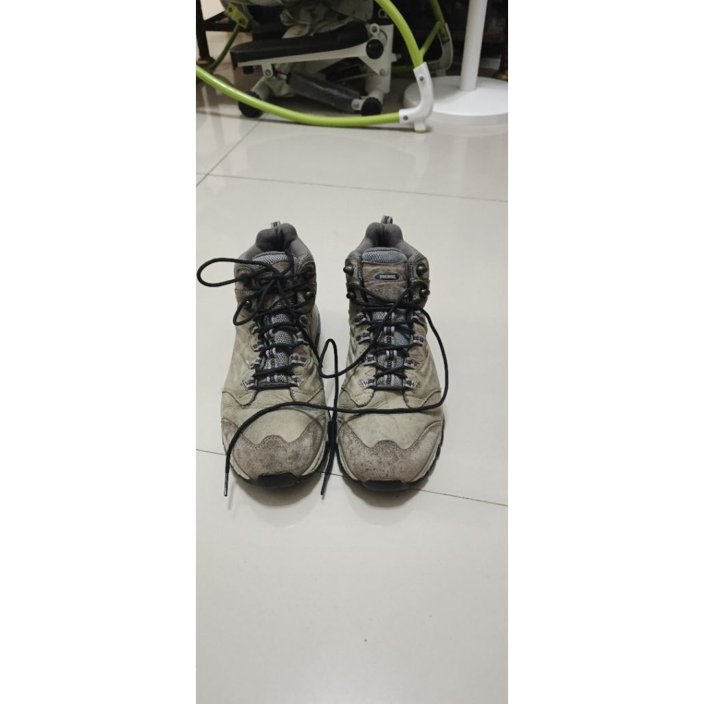 Sepatu Trekking Meindl Mid Suede GTX