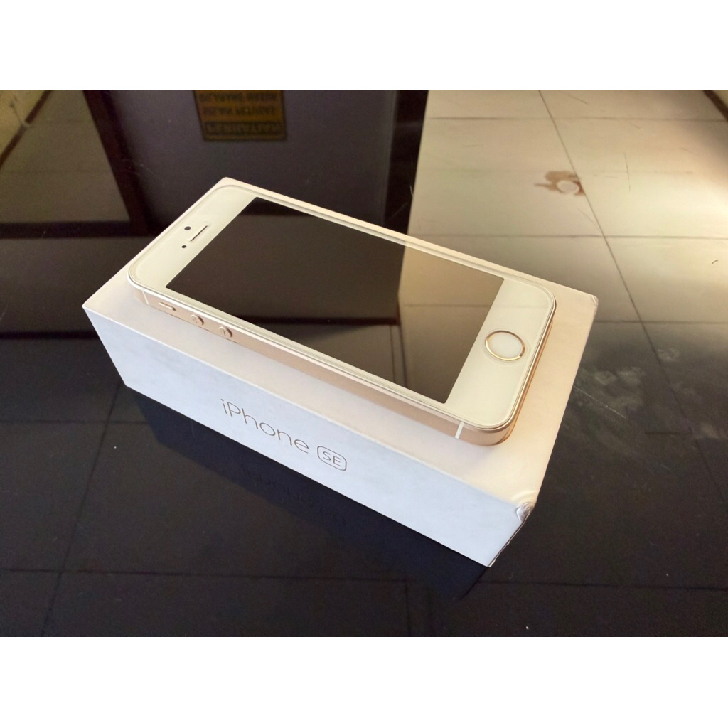 iPhone SE 2016 Gold 128 GB