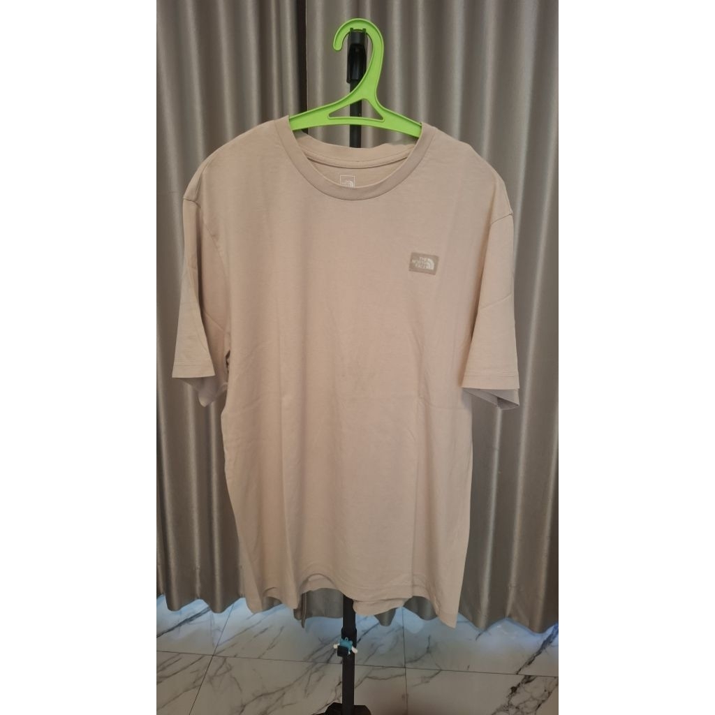 Kaos Katun The Nort Face Warna Coksu Size On Tagg M/95 Size L enak Pakai