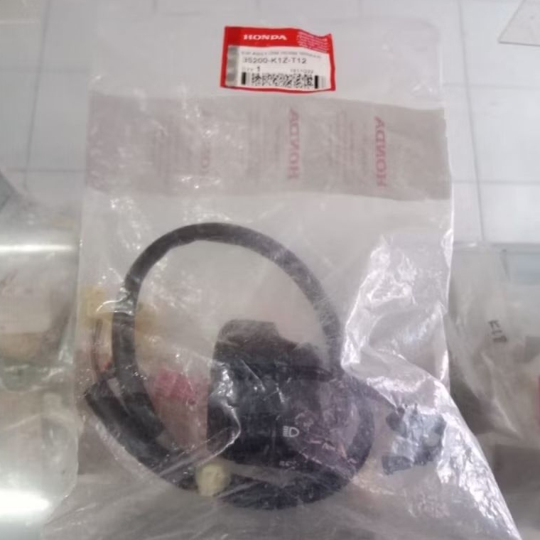 SAKLAR KOMPLIT SEBELAH KIRI HONDA PCX 160 ORIGINAL AHM - 35200 K1Z T12