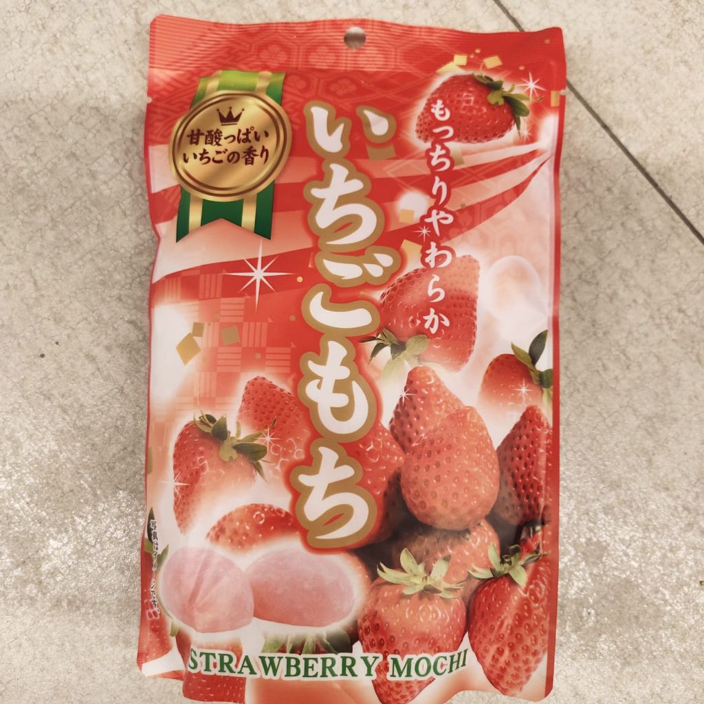 Strawberry Mochi Kue Mochi rasa Strawberry import asli dari Jepang
