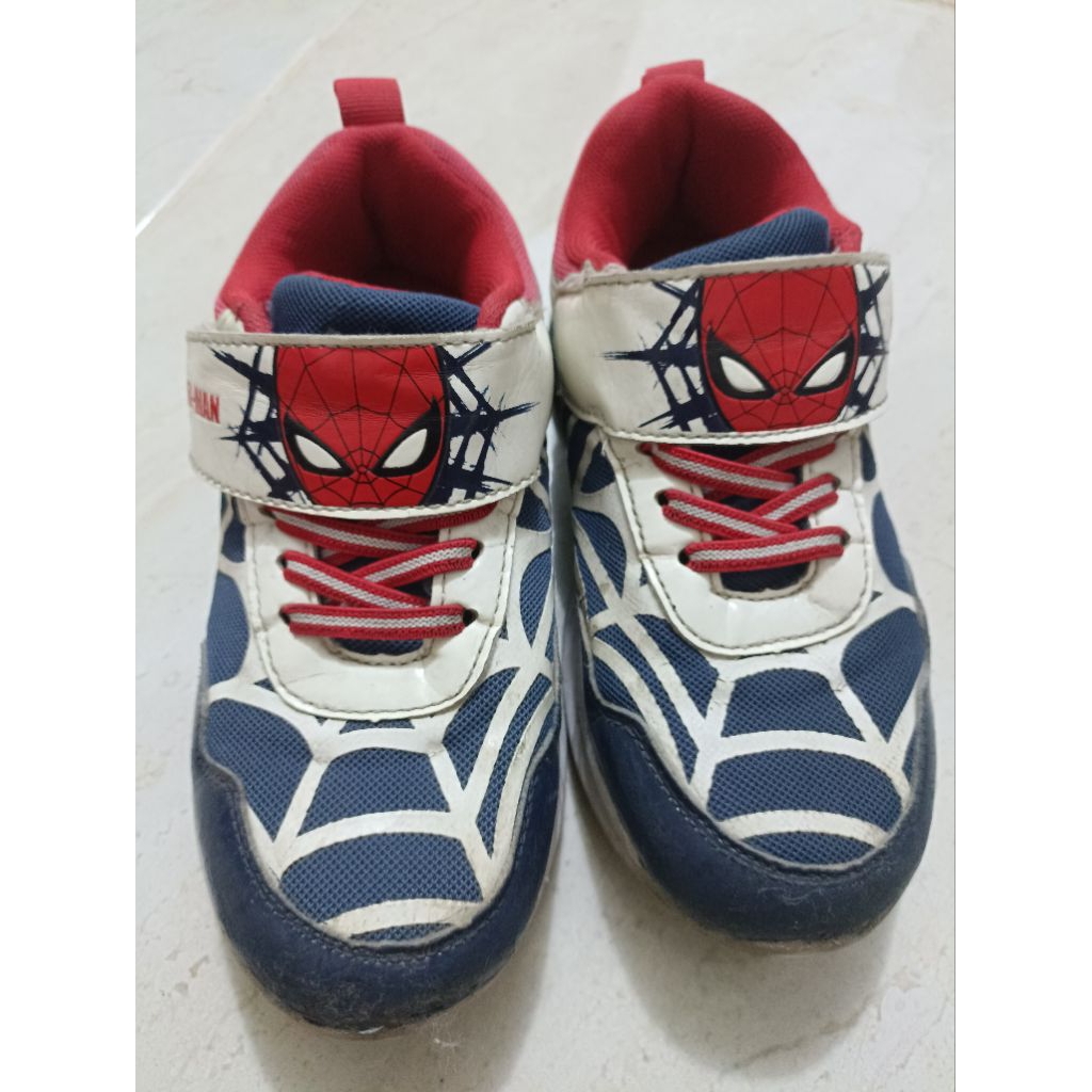 Preloved Sepatu Anak Marvel