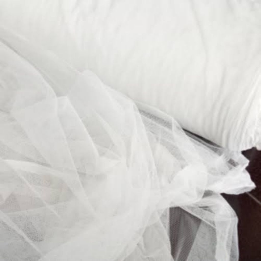 TILE PUTIH/KAIN TILLE