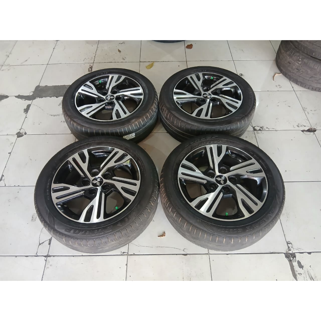 VELG MOBIL ORI STD XPANDER ULTIMATE RING 16 LEBAR 6,5 LUBANG BAUT PCD 5X114 ET46 + BAN DUNLOP 205 55