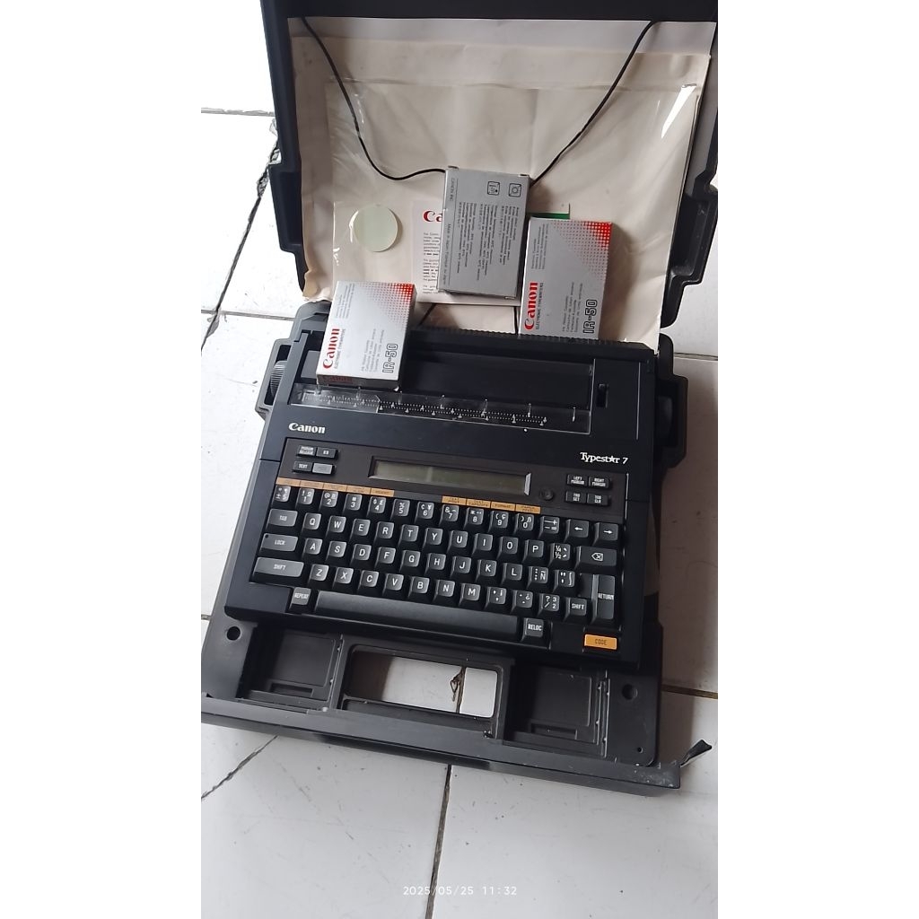 Mesin tik CANNON elektrikKondisi barang