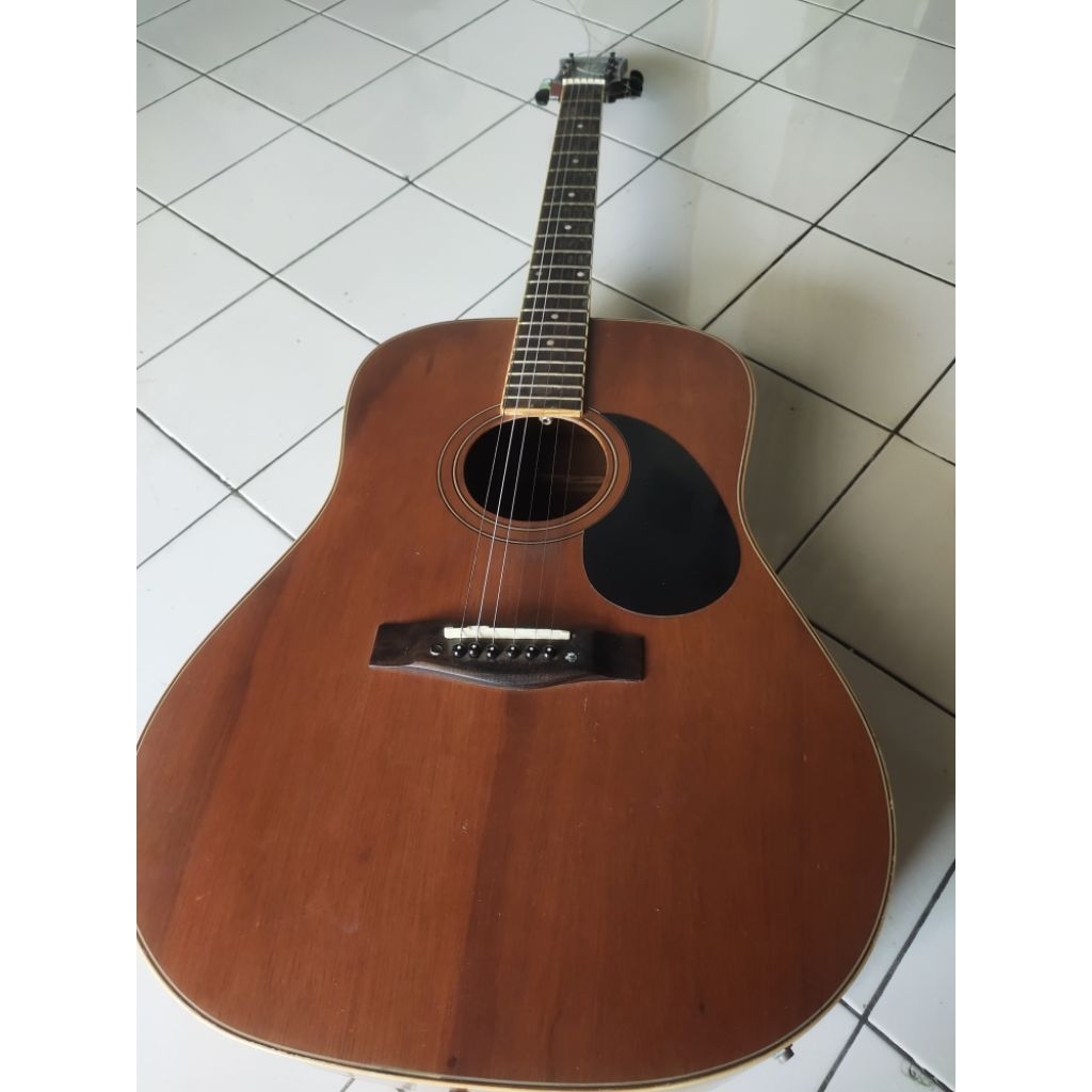 Gitar akustik gibson