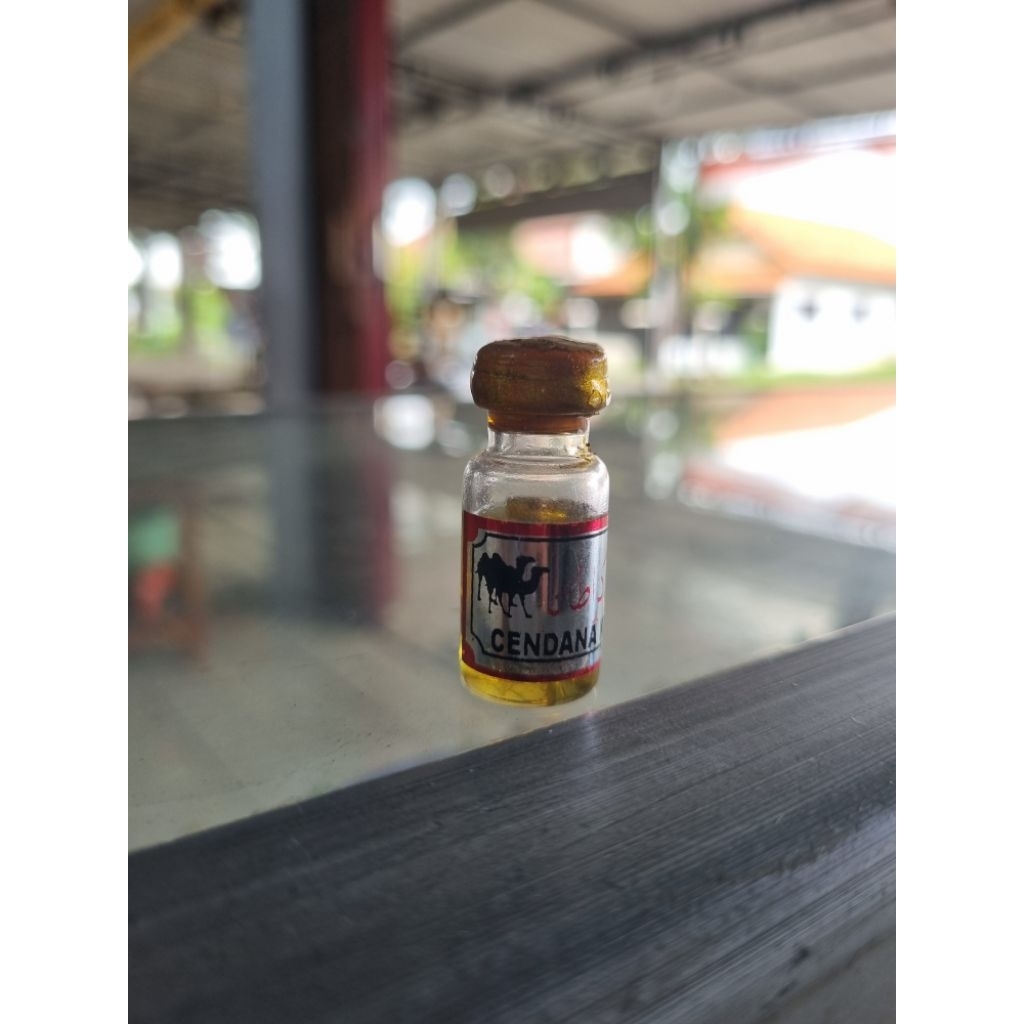 Minyak Cendana Keraton Murni