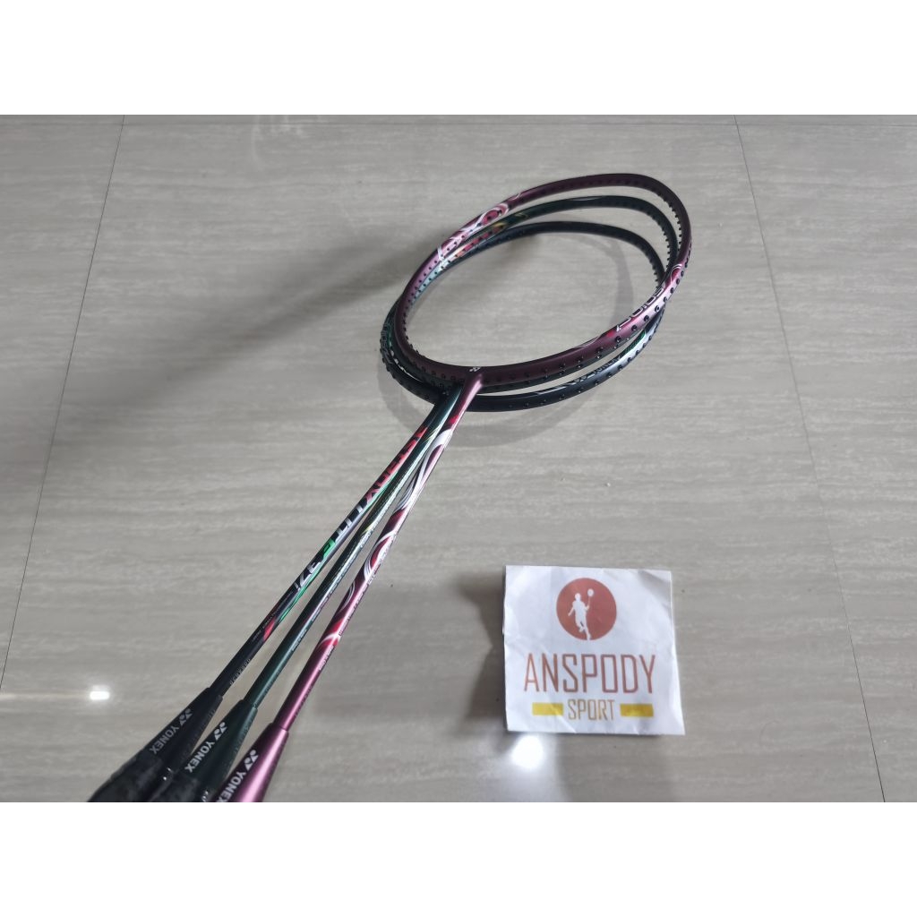 RAKET BADMINTON YONEX VOLTRIC LITE