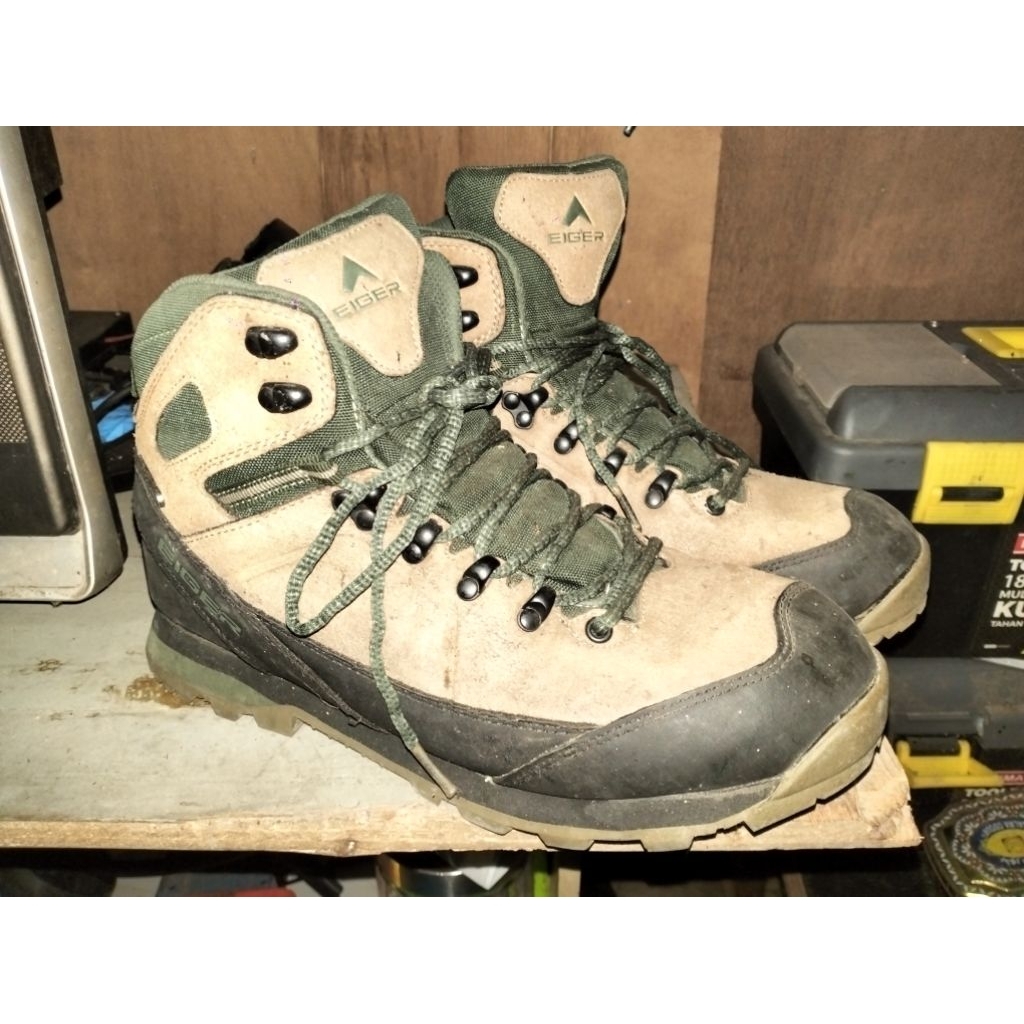 SEPATU EIGER CAYMAN LITE