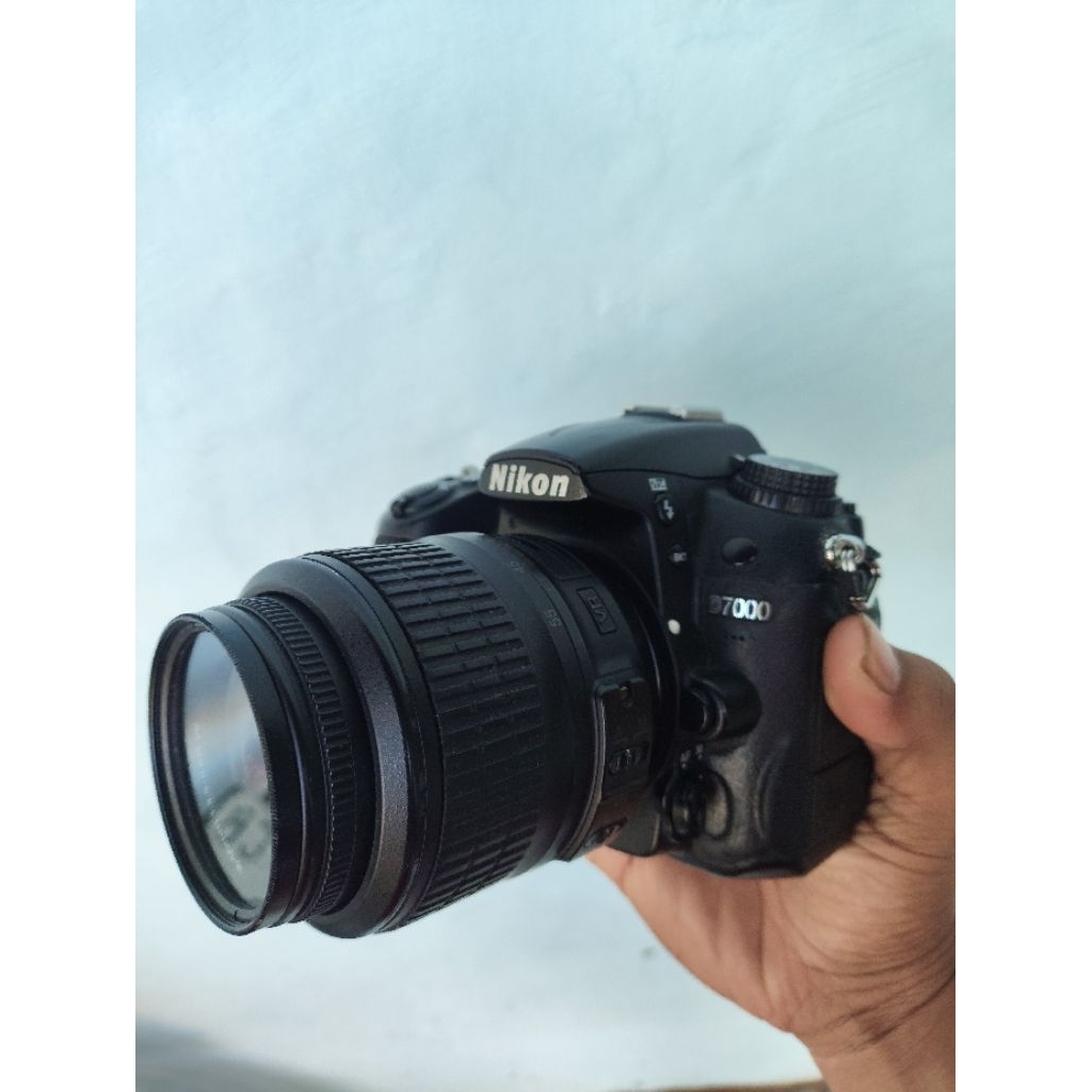 Nikon D7000 + Lensa 18-55mm