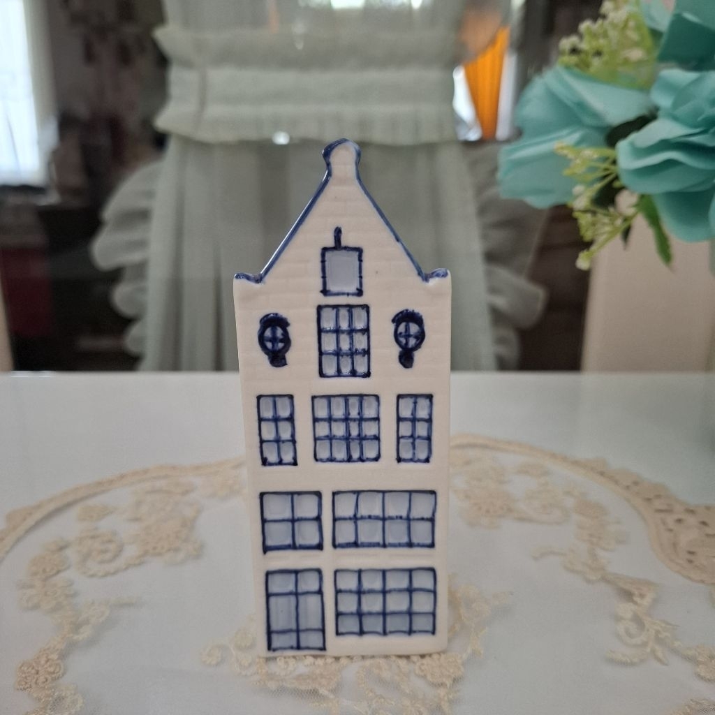 Delft Blue Canal House 3