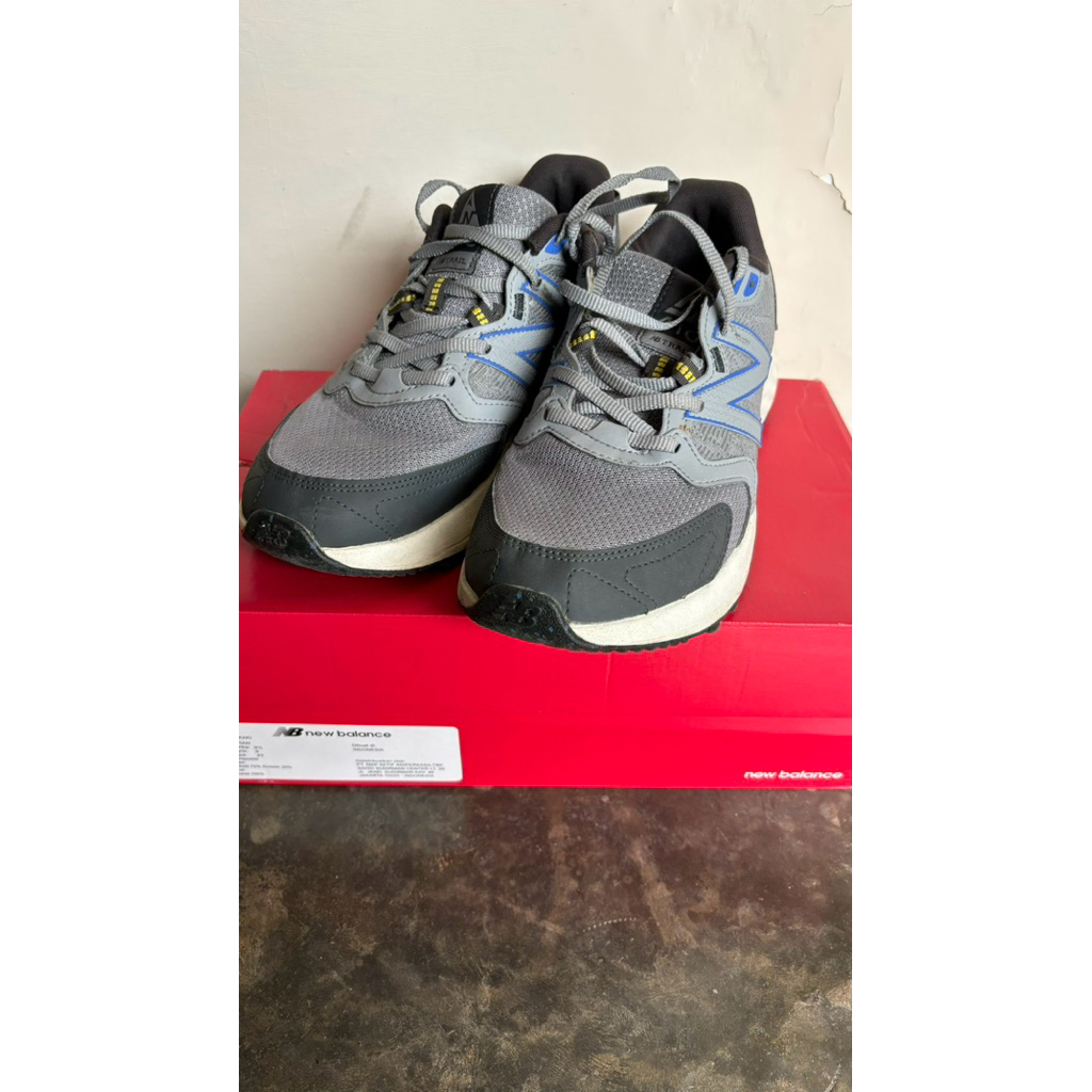 New Balance 410 Size 43