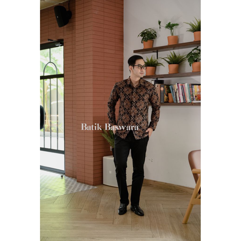 Kemeja Batik Satrio Wibowo