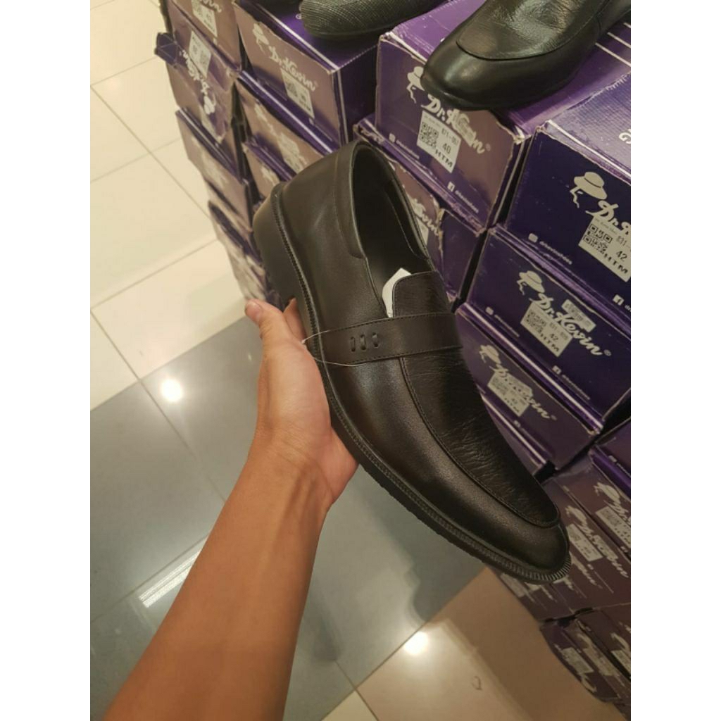 13381 SEPATU FORMAL PRIA DR KEVIN TERBARU