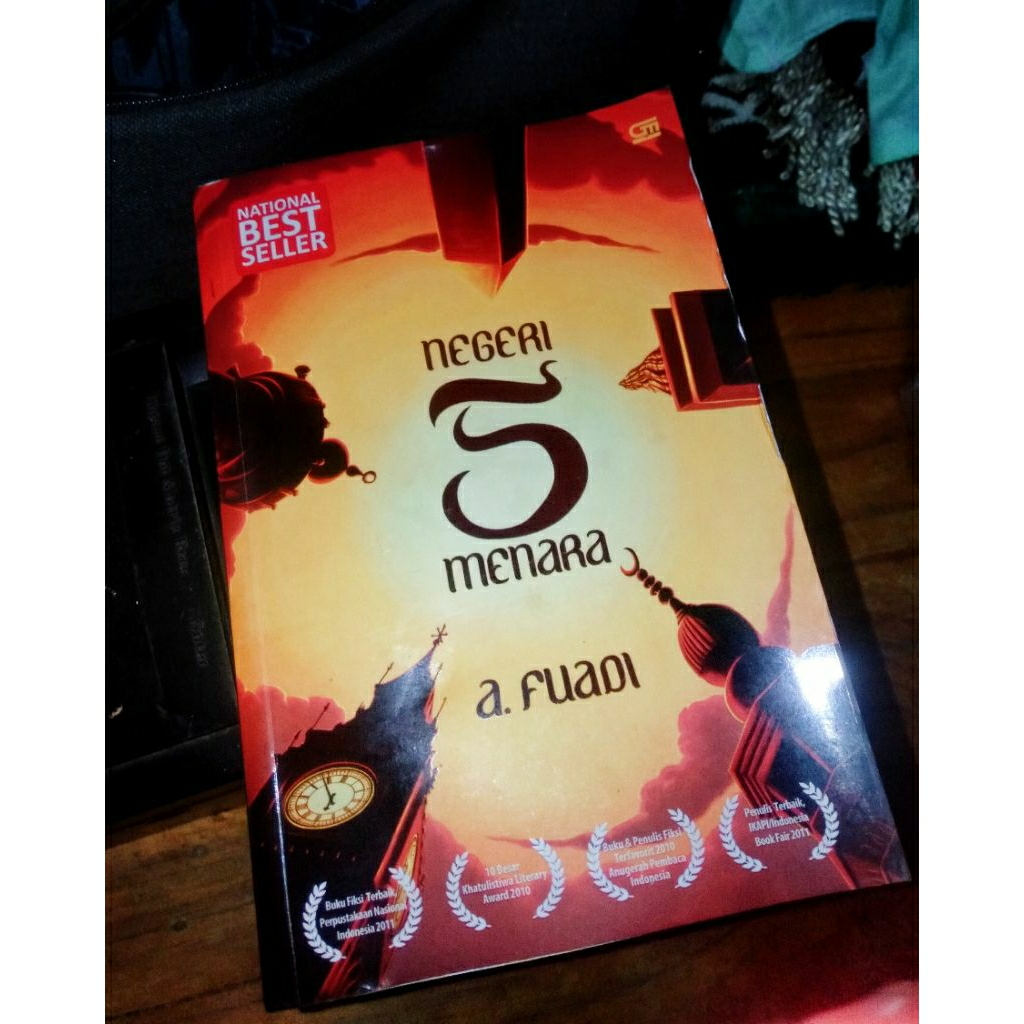 Preloved Novel Negeri lima menara karya A. Fuadi buku bekas