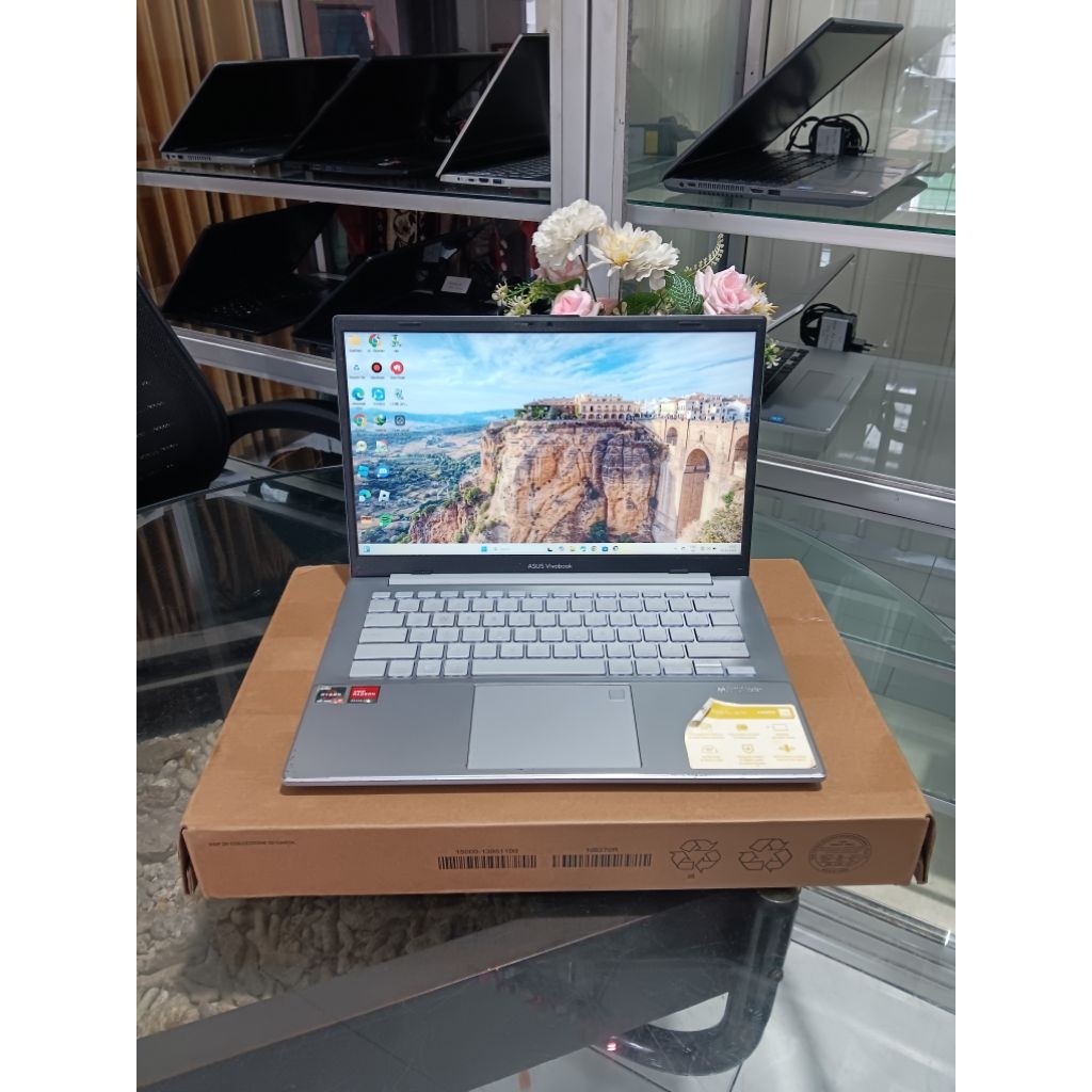 Laptop Asus Vivobook GO E1404FA