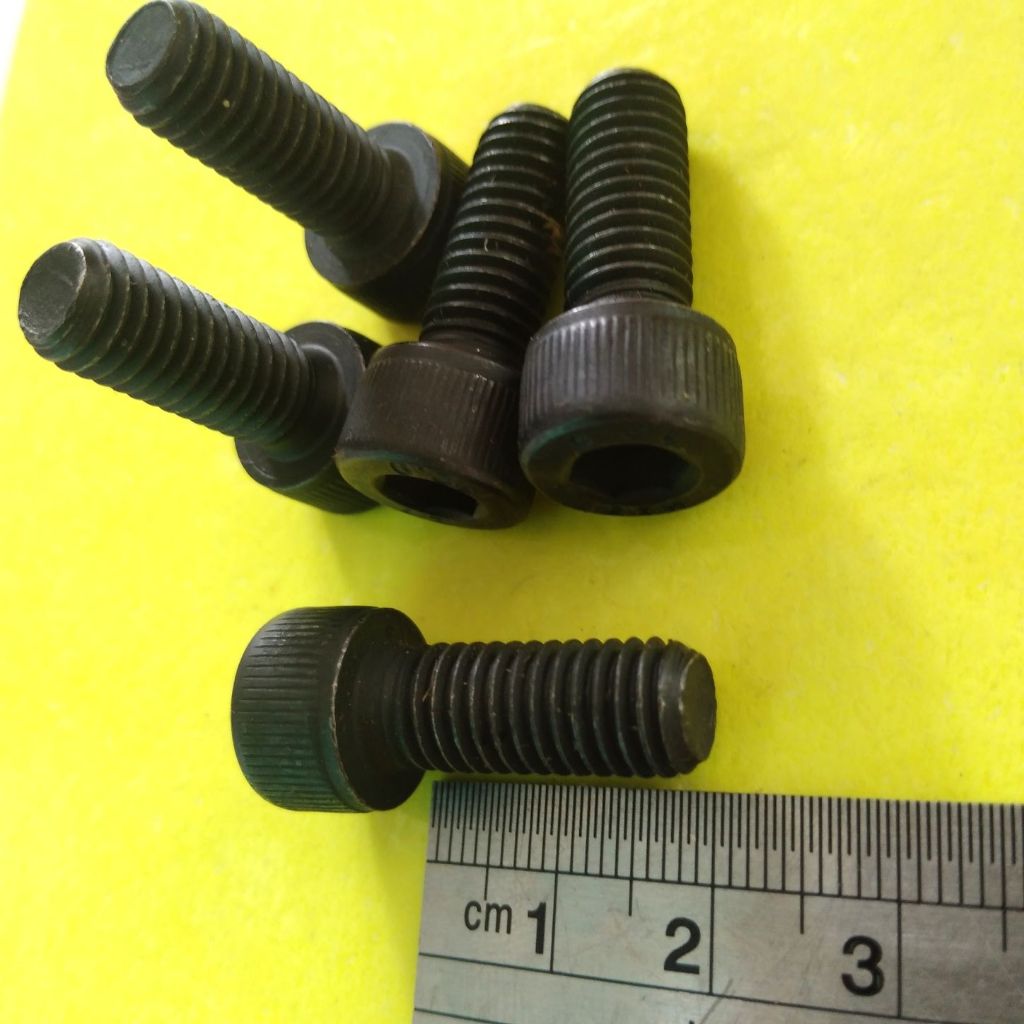 BAUT L BAJA M10 X 20 / BAUT M10 / BAUT 17 KUNCI L8 / L 8 FULL DRAT / BAUT L M10 X 20 / BAUT L M10X20