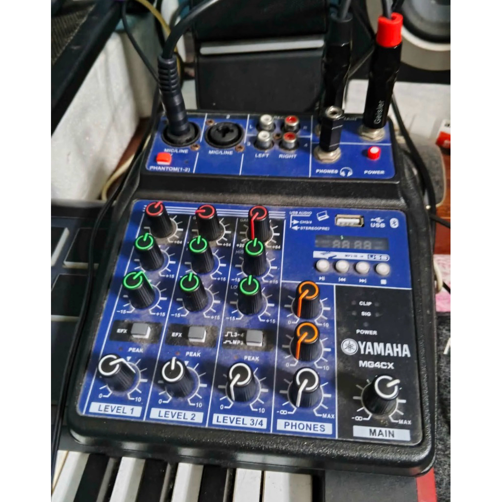 Mixer Yamaha 4 Channel