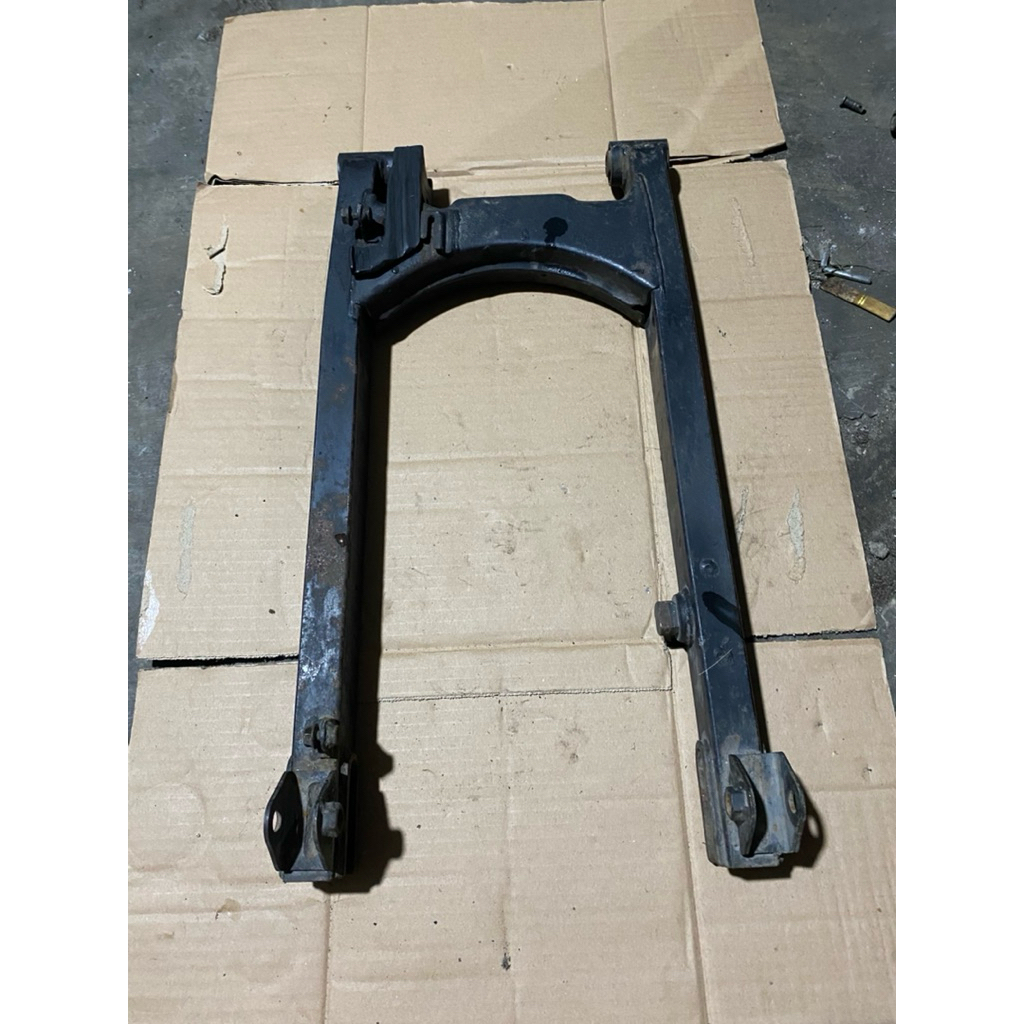 Swing Arm lengan ayun mp megapro primus original lepasan motor